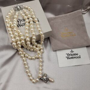 Brand new Vivienne Westwood Three Row Pearl Bas Relief Choker in Silver